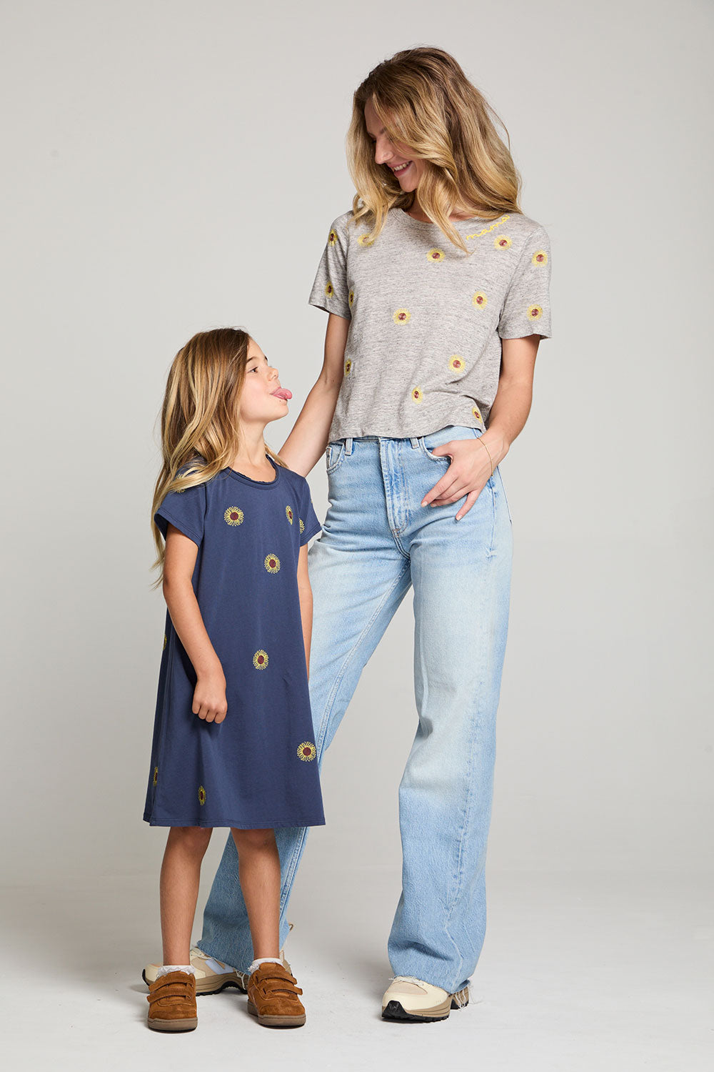 Mama Sunflowers Easy Tee WOMENS chaserbrand
