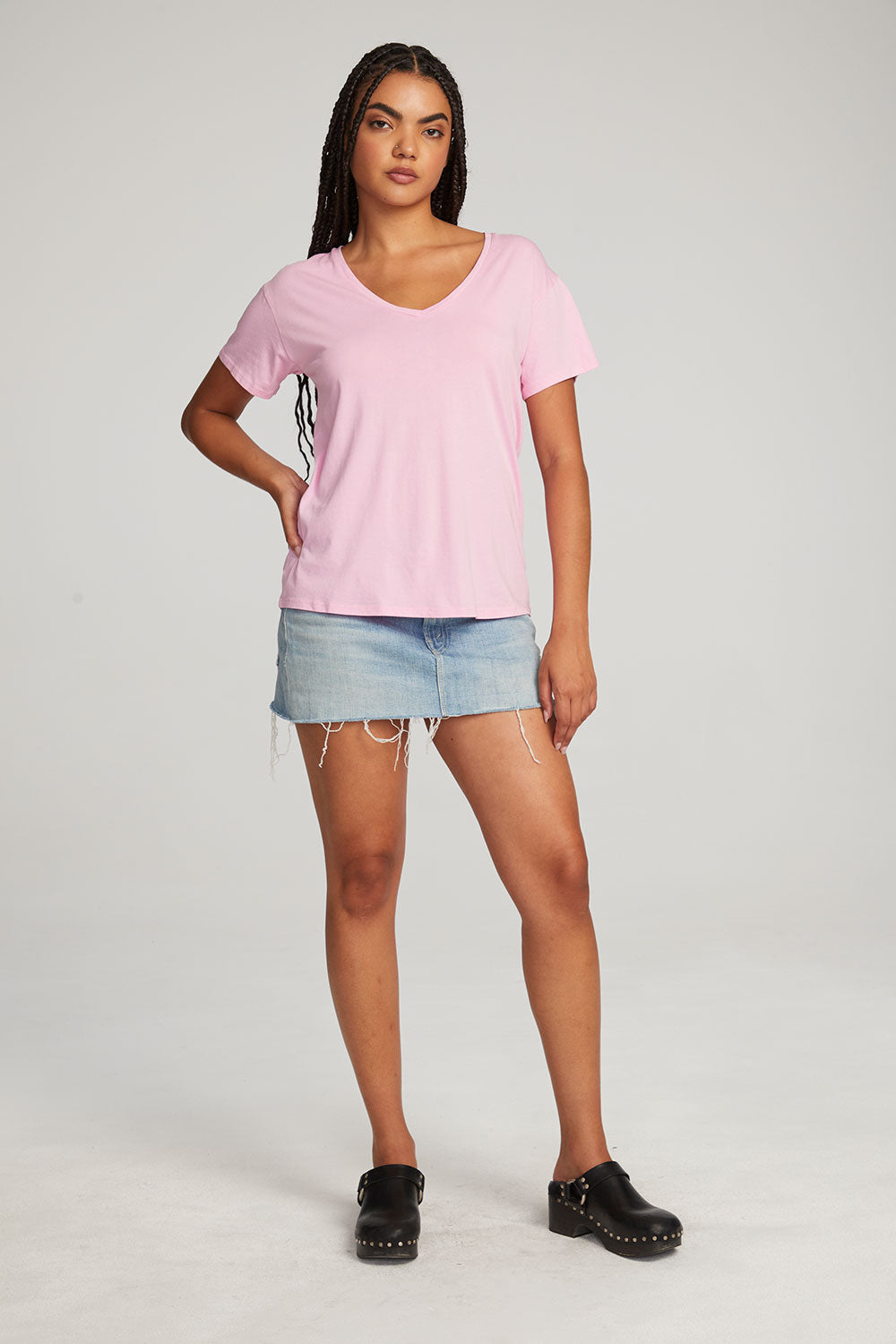 Everyday Essential Pastel Lavender V-neck Tee WOMENS chaserbrand