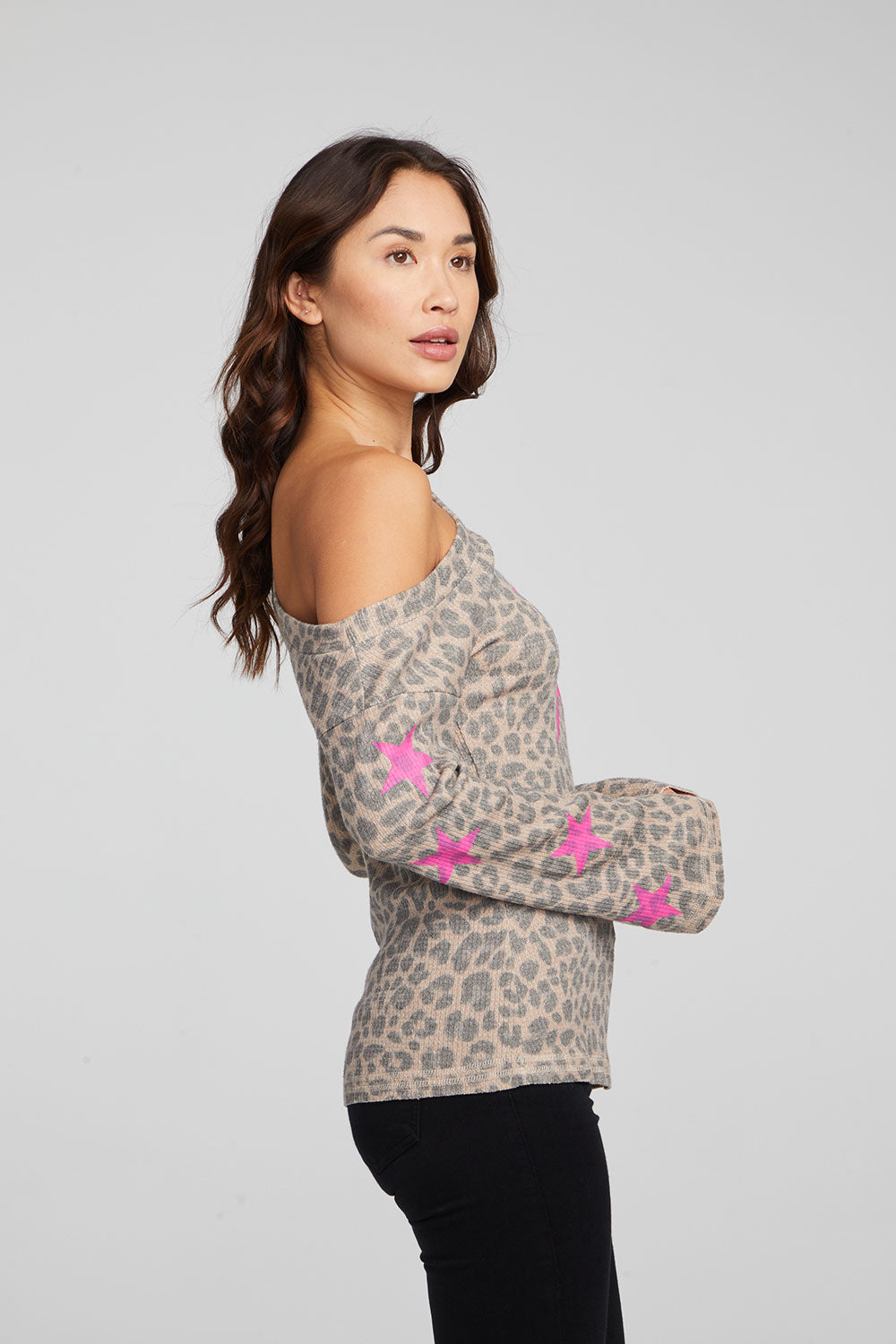 Leopard Star Long Sleeve WOMENS chaserbrand