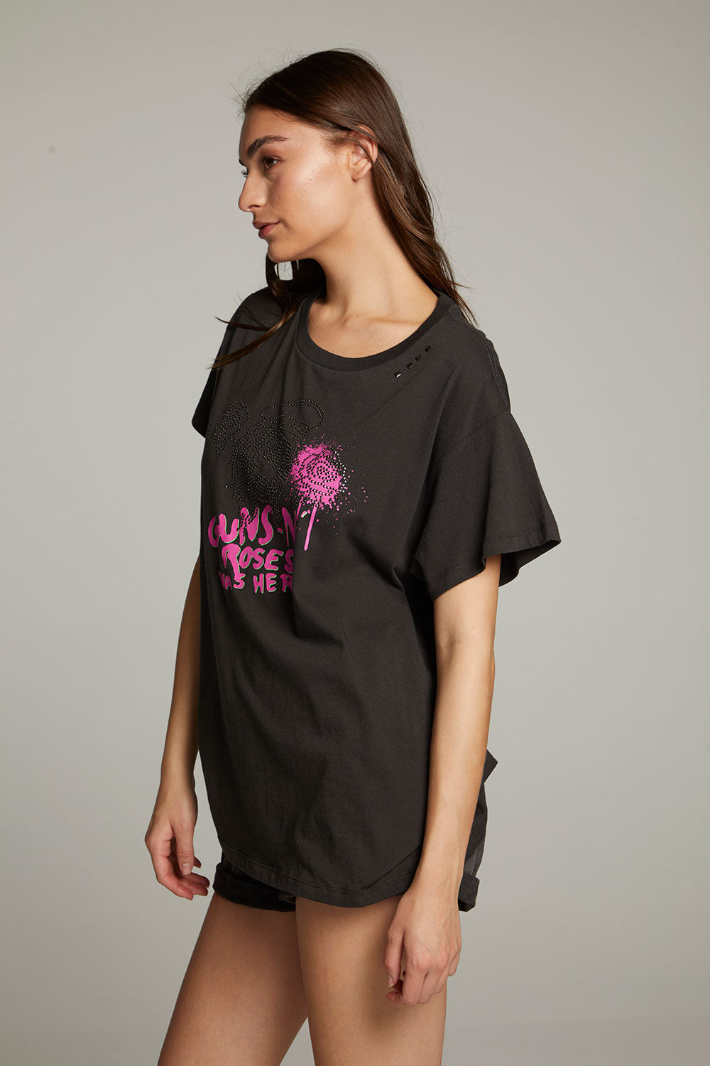 Gun n&#39; Roses Studded Skull Tee WOMENS chaserbrand