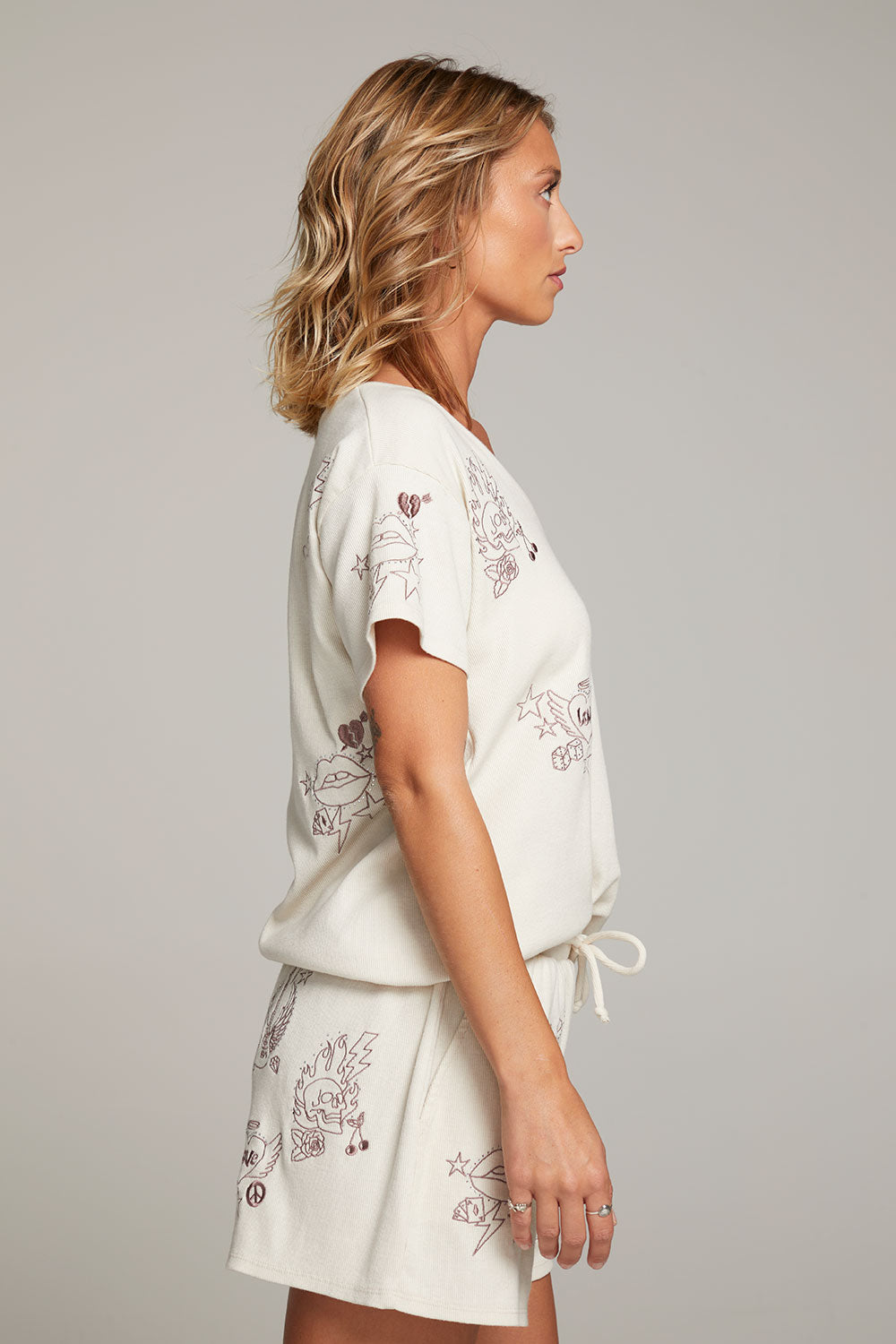 Love Rock Embroidery Tee WOMENS chaserbrand
