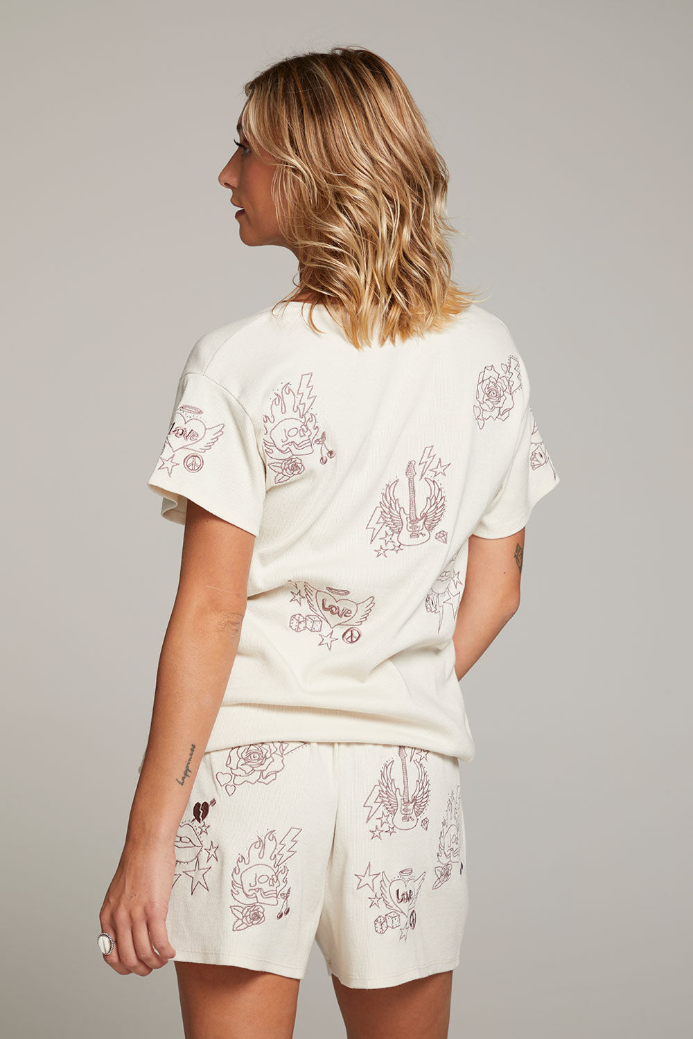Love Rock Embroidery Tee WOMENS chaserbrand