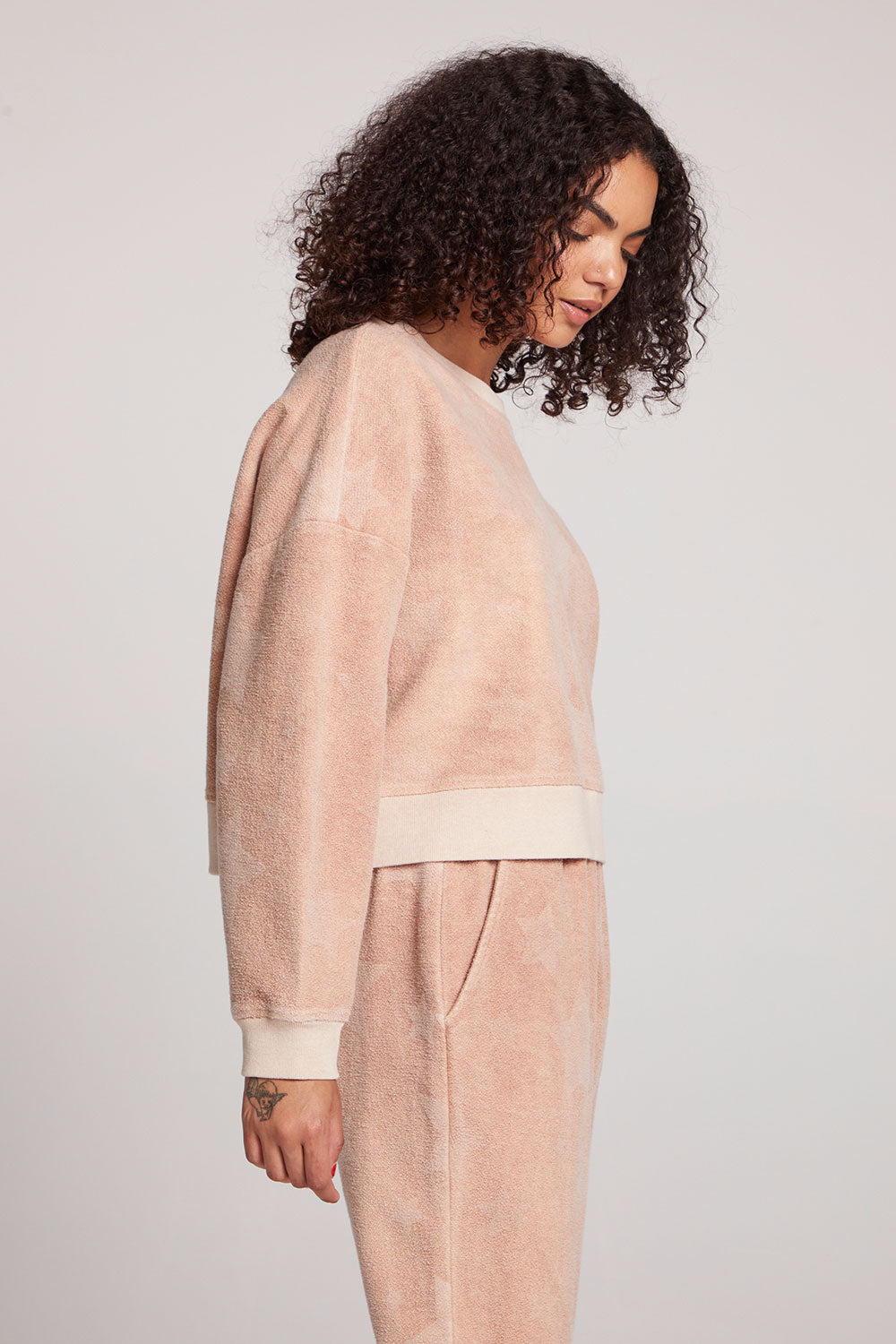 Ramone Star Pullover Womens chaserbrand