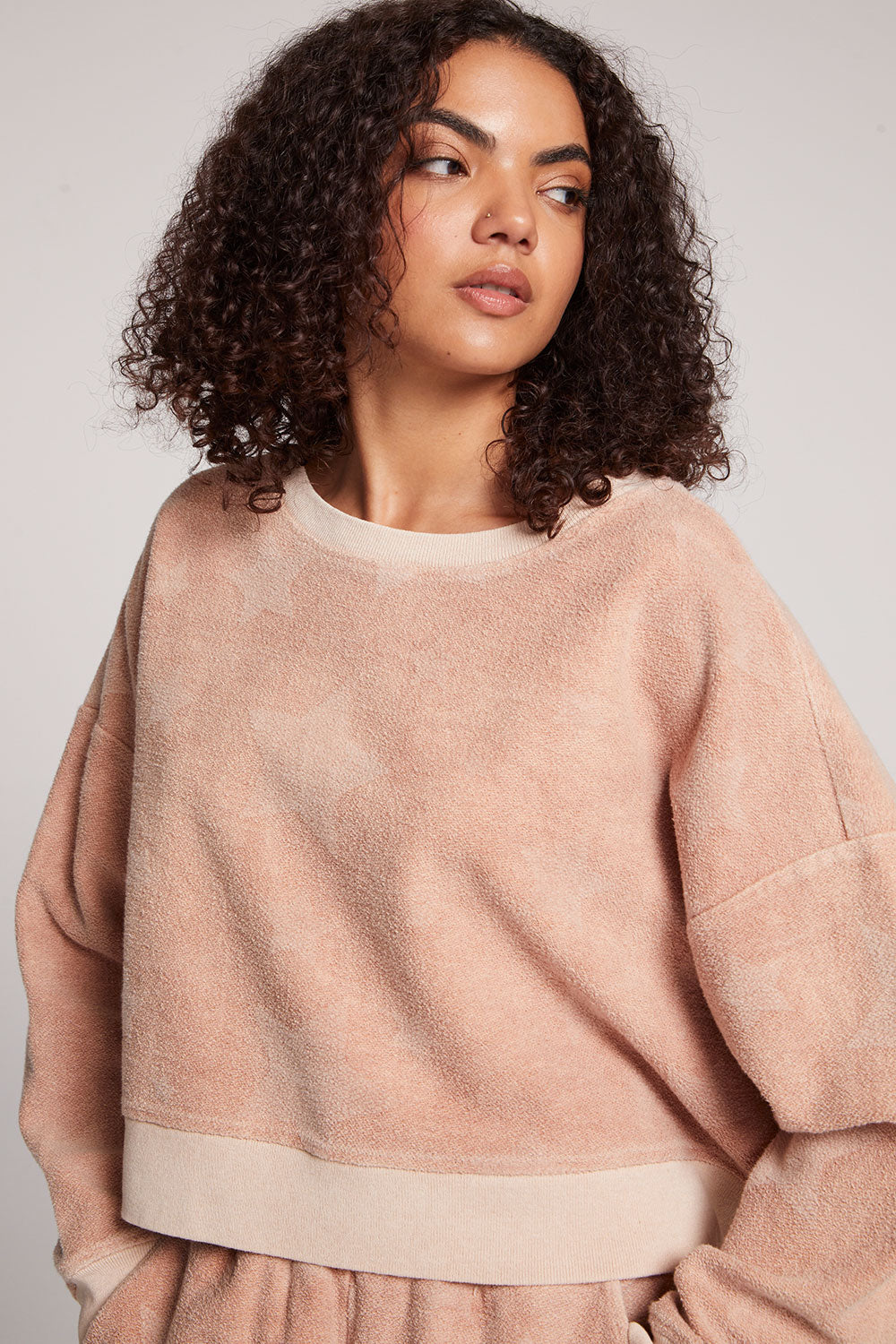 Ramone Star Pullover Womens chaserbrand