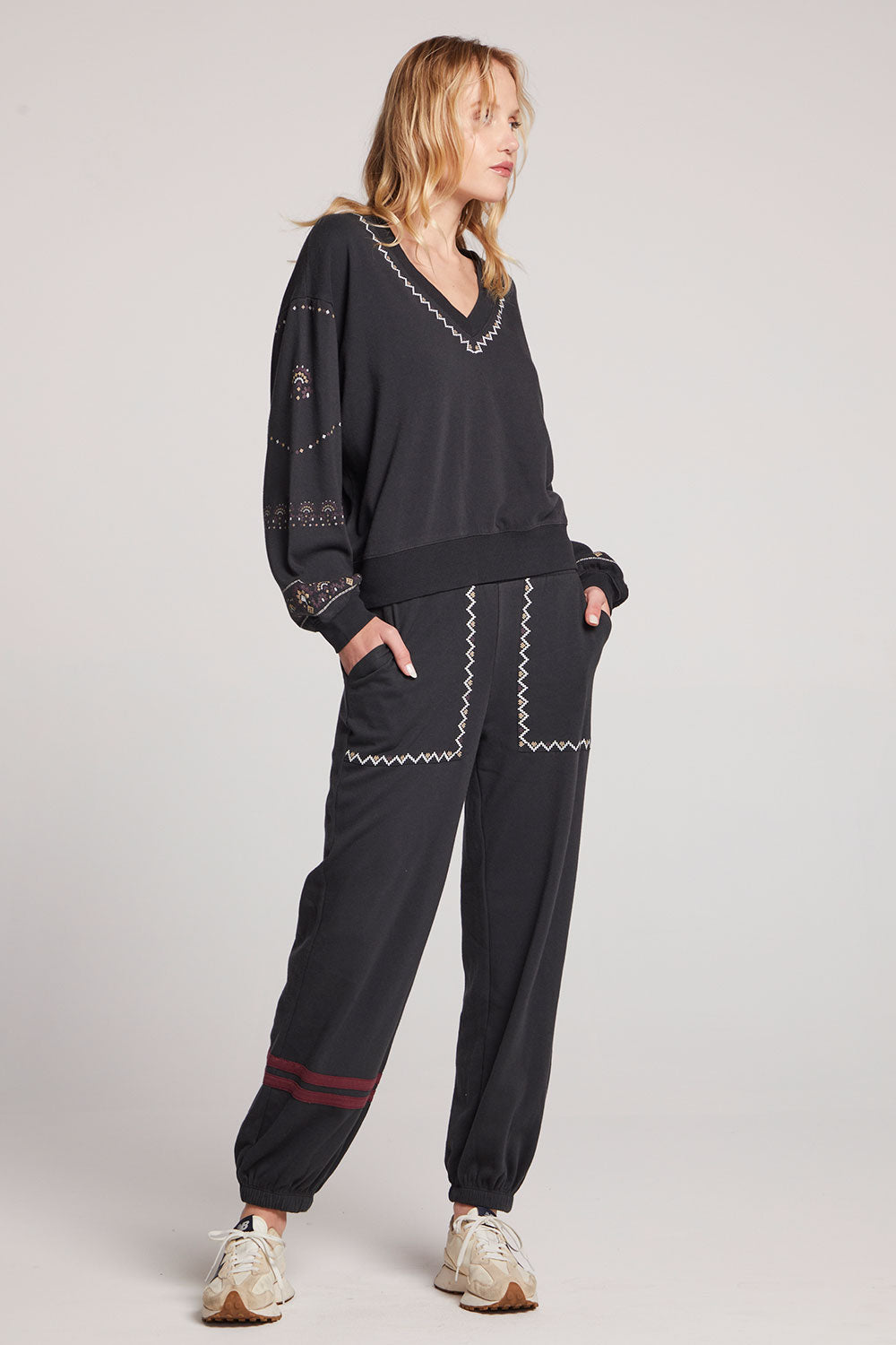 Poppy Licorice Pullover Womens chaserbrand