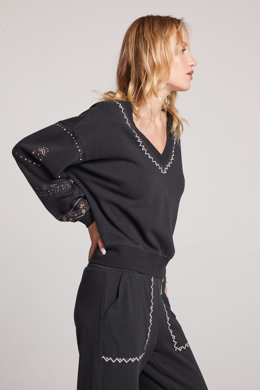 Poppy Licorice Pullover Womens chaserbrand