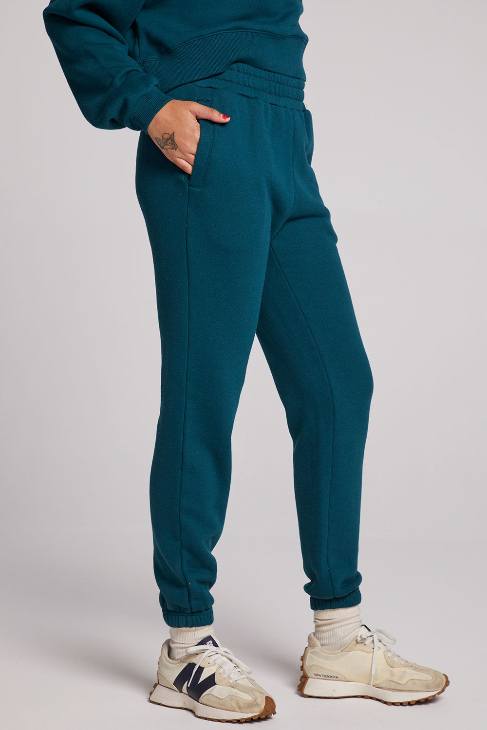 Wilshire Dark Sea Joggers Womens chaserbrand