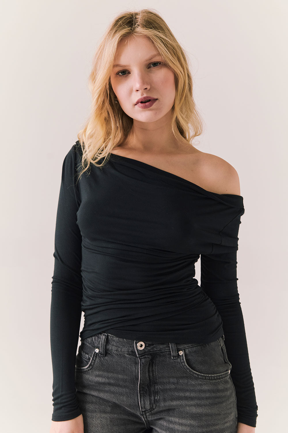 Ivy True Black Long Sleeve