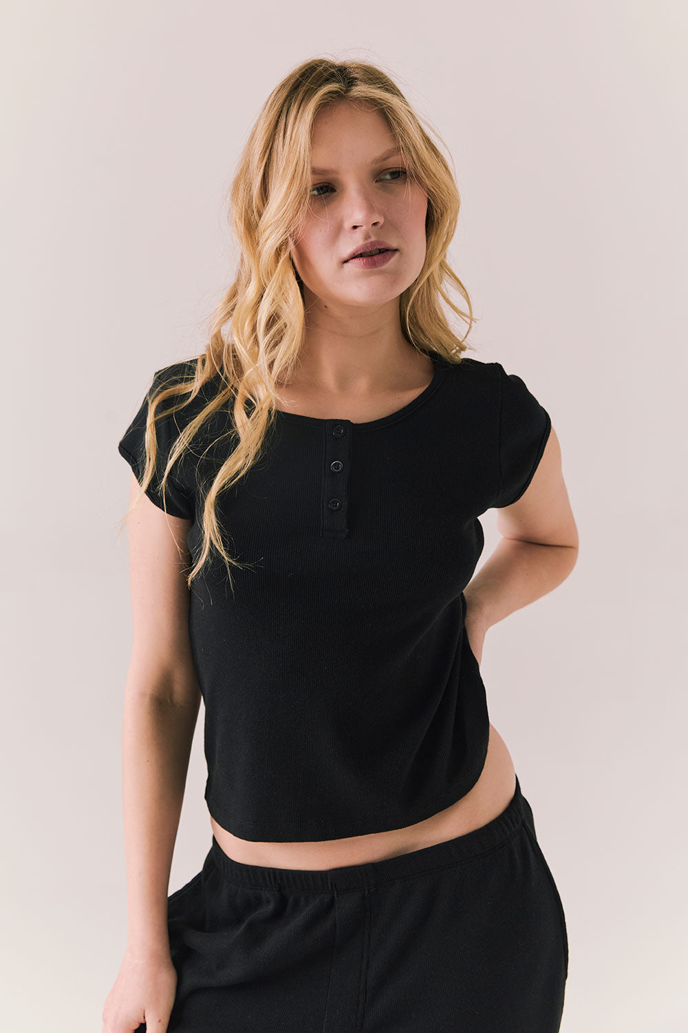 Yale True Black Tee