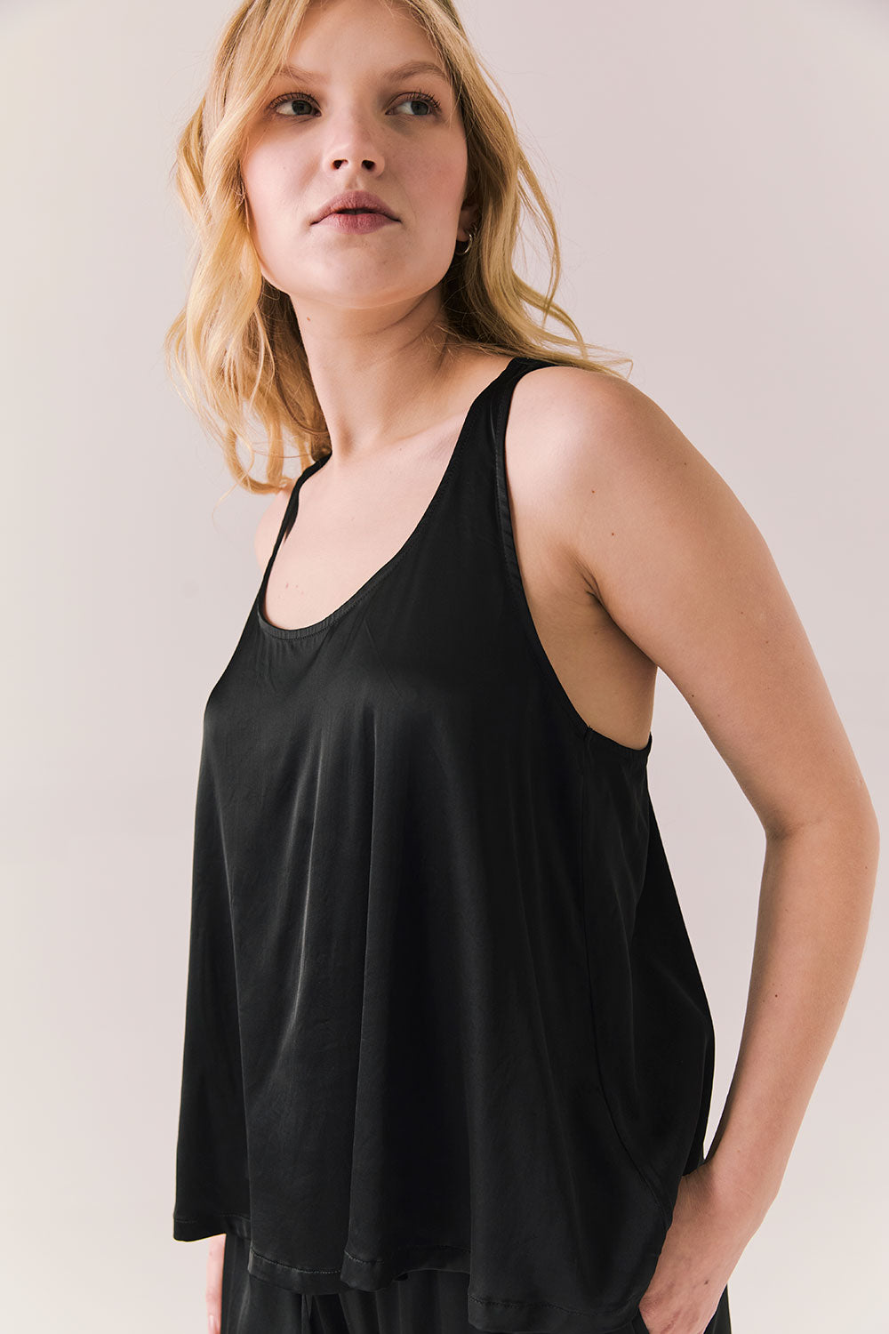 Rory True Black Tank Top Womens chaserbrand
