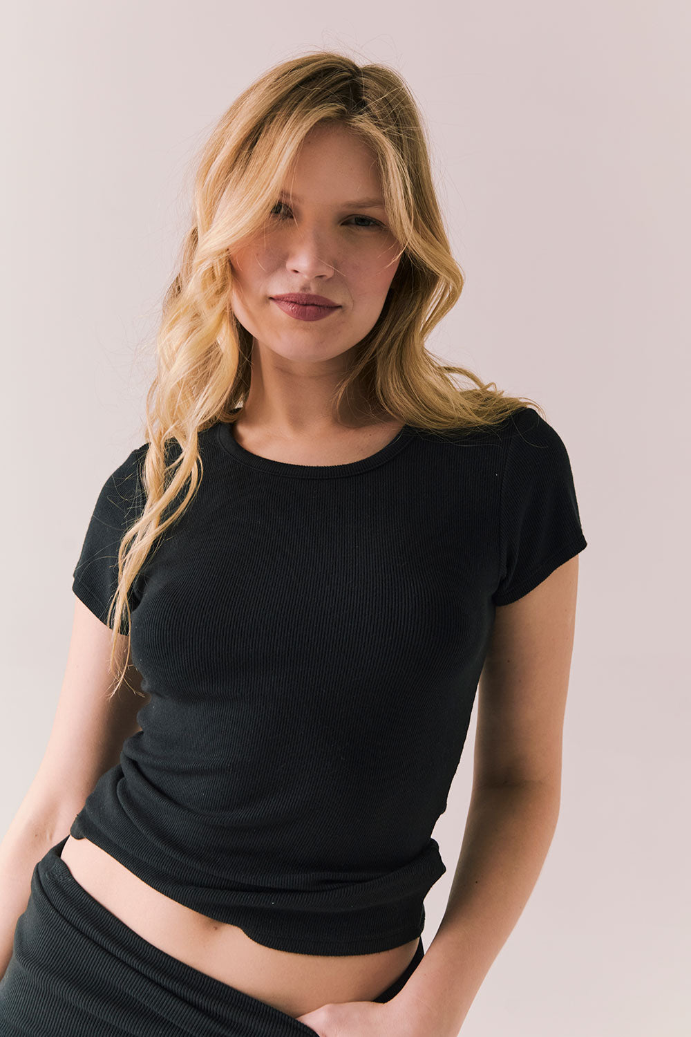 Honey True Black Tee Womens chaserbrand
