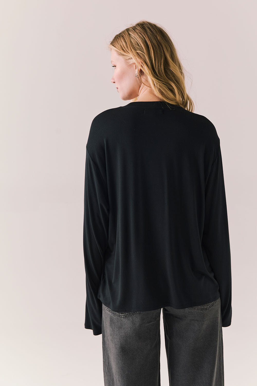 Nele True Black Long Sleeve