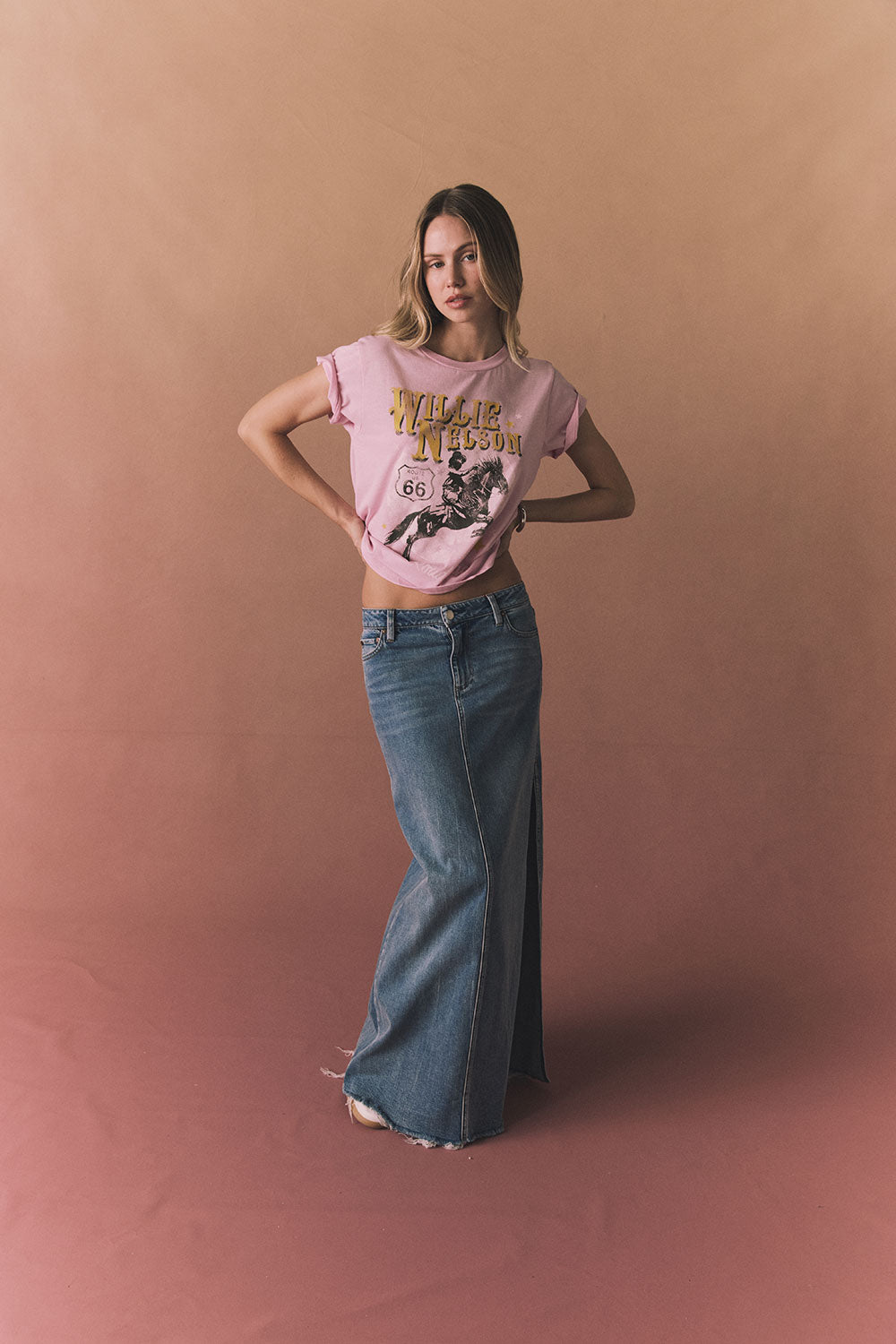 Willie Nelson Retro Logo Tee Womens chaserbrand