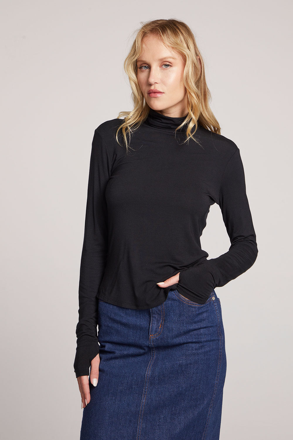 Vicente Licorice Long Sleeve Womens chaserbrand
