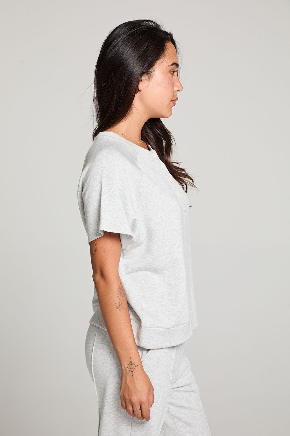 Wylder Heather Grey Pullover WOMENS chaserbrand