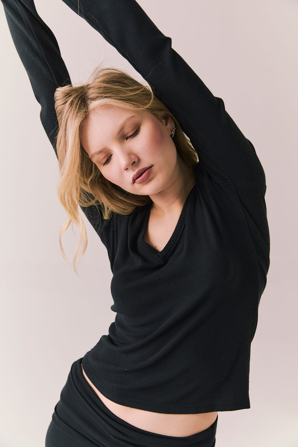 Chlo True Black Long Sleeve Womens chaserbrand