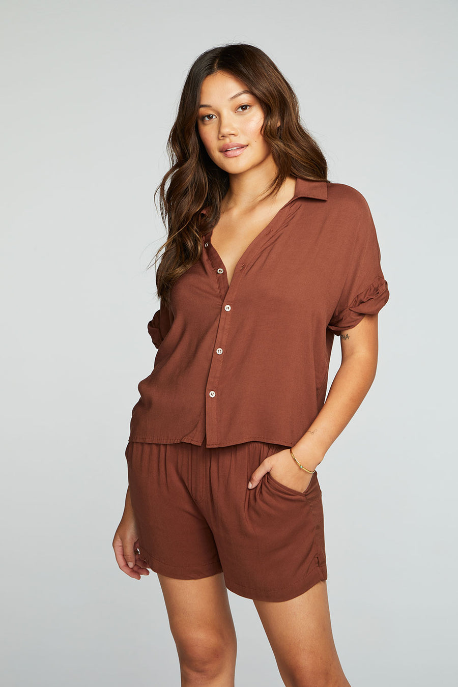 Heirloom Wovens Button Down Roll Sleeve Work Shirt WOMENS chaserbrand