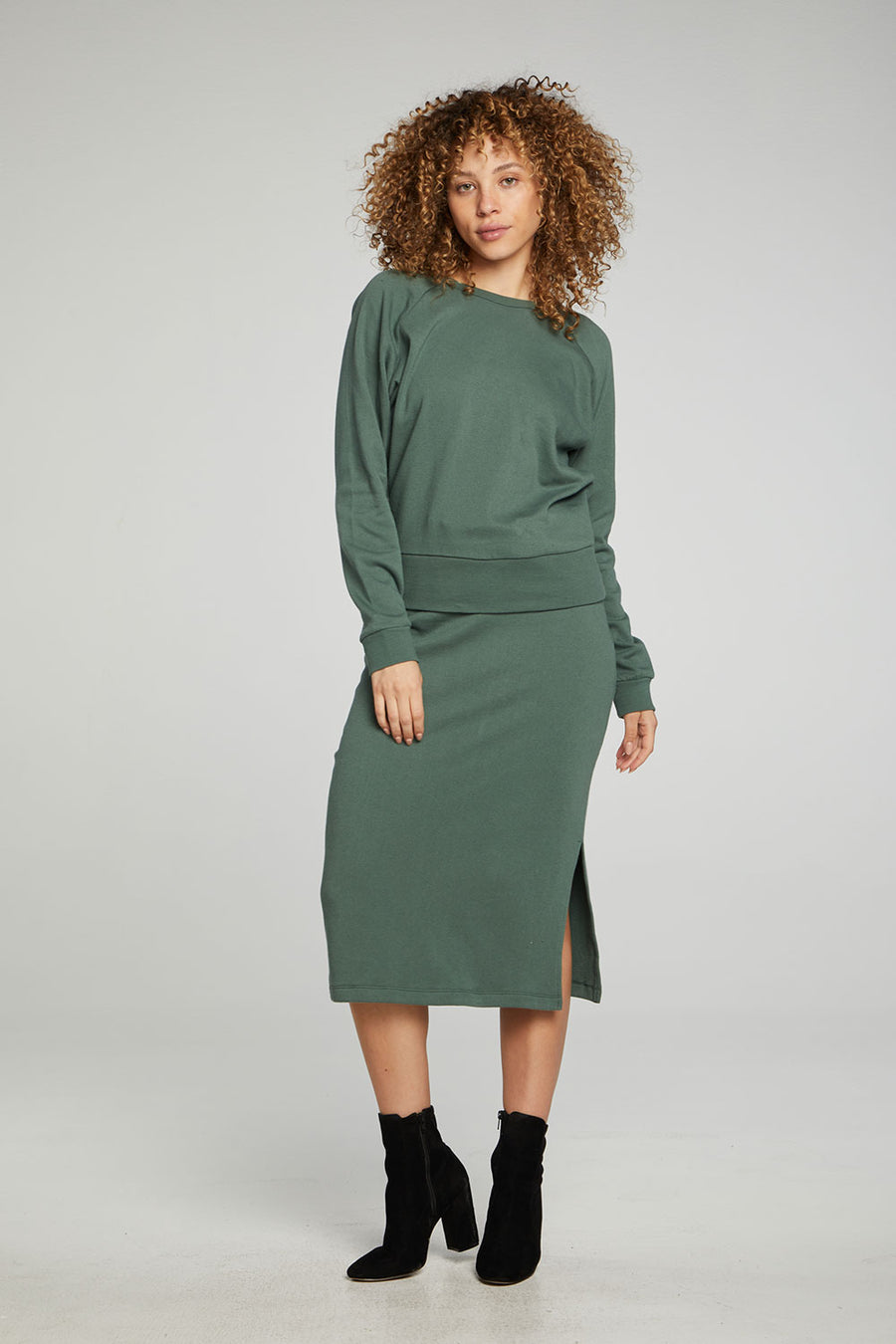 Long Sleeve Crew Neck Raglan Pullover WOMENS chaserbrand