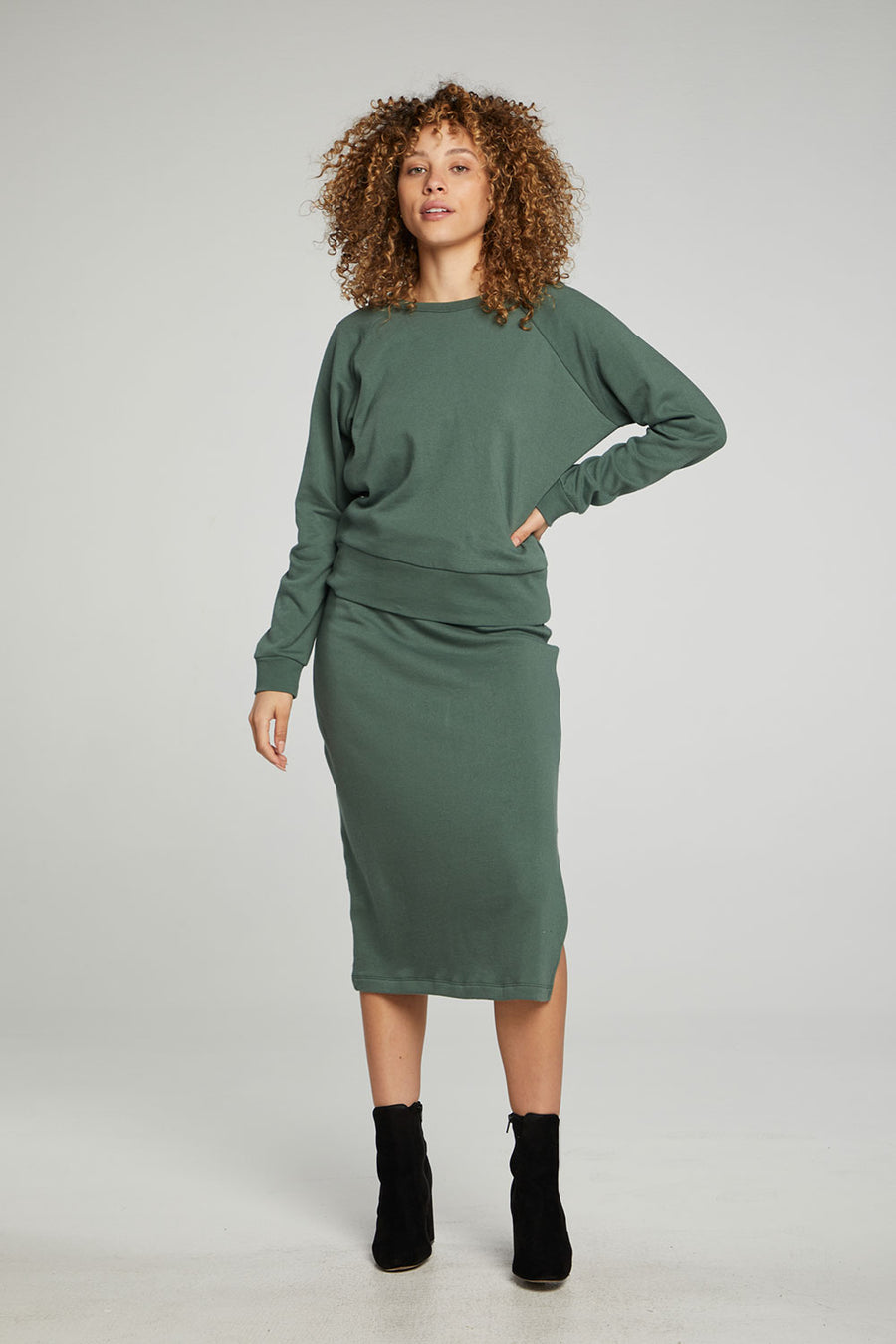 Long Sleeve Crew Neck Raglan Pullover WOMENS chaserbrand