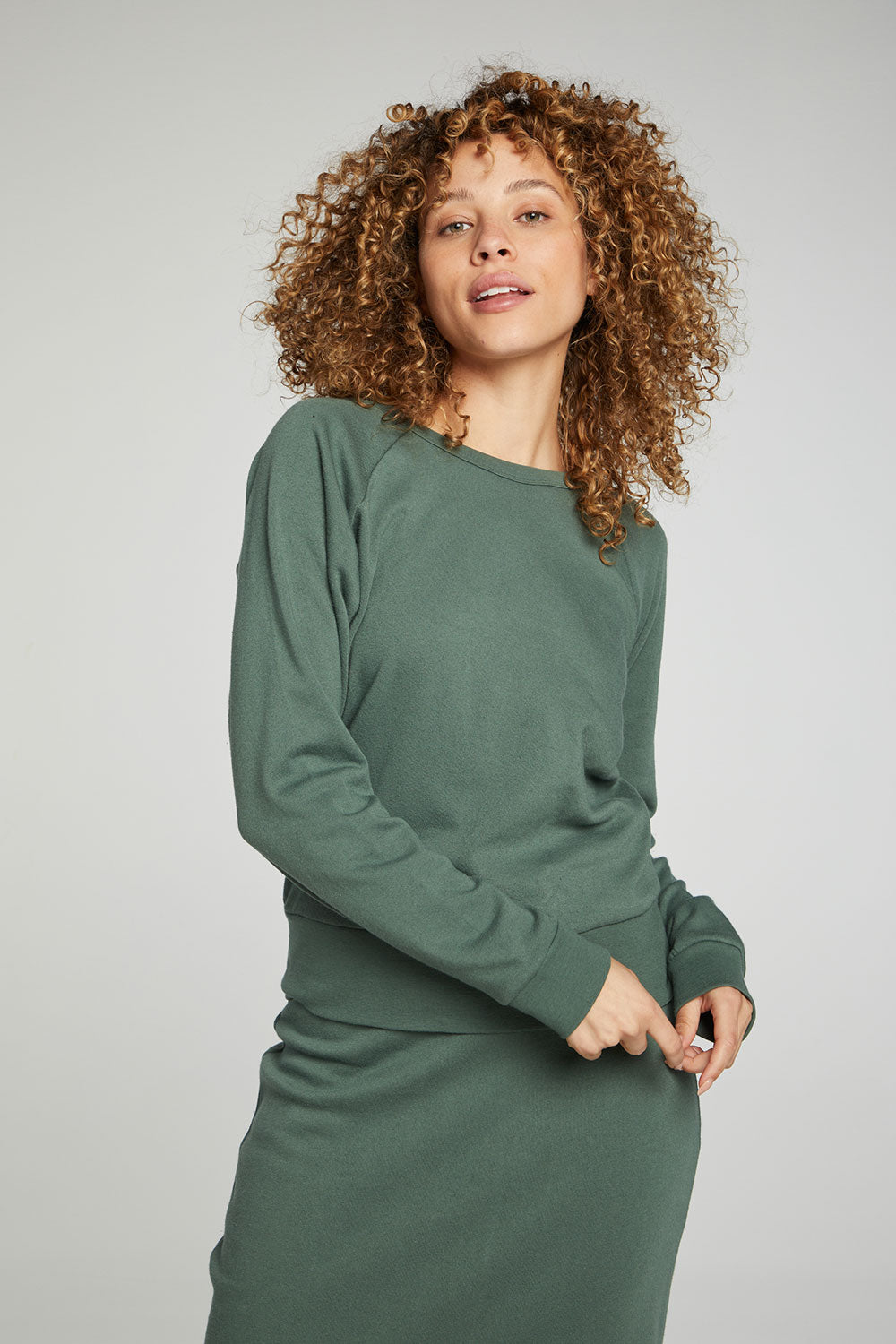 Long Sleeve Crew Neck Raglan Pullover WOMENS chaserbrand