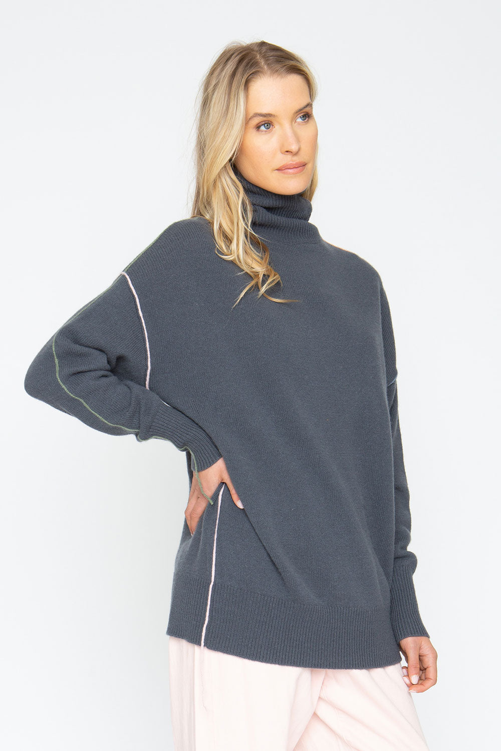 Turtle Sweater - Charbon Womens chaserbrand